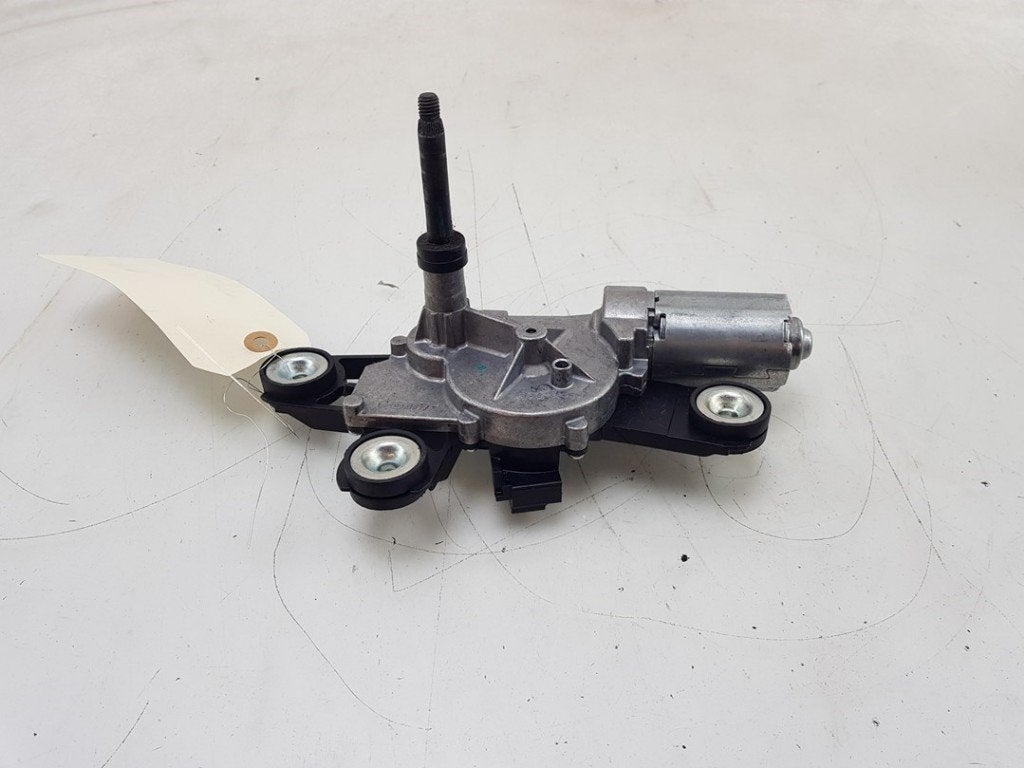 MOTEUR ESSUIE-GLACE ARRIÈRE Ford EcoSport (JK8), Robert Bosch AG, Robert-Bosch-Allee 1
74232  Abstatt, DE, Engineering@bosch.com