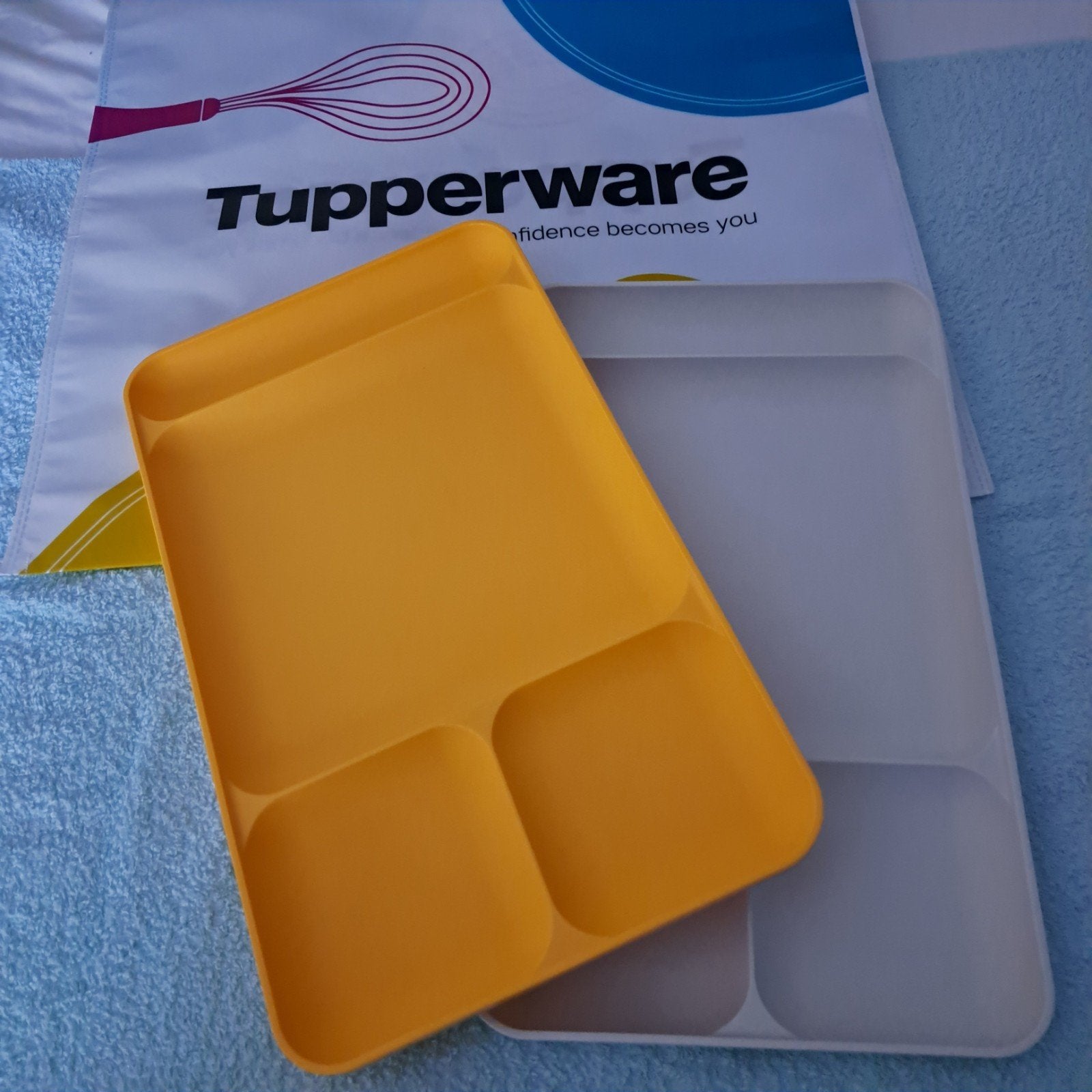 Assiette de service vintage Tupperware New, Enlèvement ou Envoi, Neuf, Bleu
