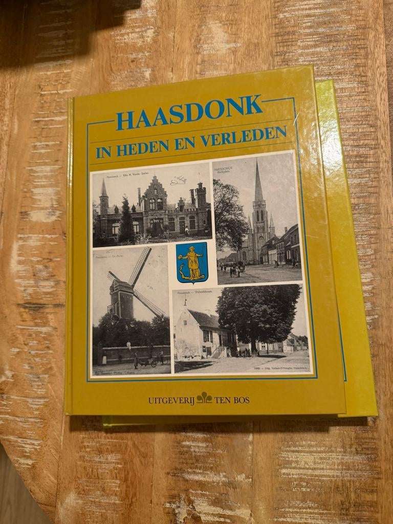 Haasdonk in Heden en verleden Deel 1 & 2, Gelezen, Ophalen of Verzenden, Petrus Van Landeghem, 17e en 18e eeuw