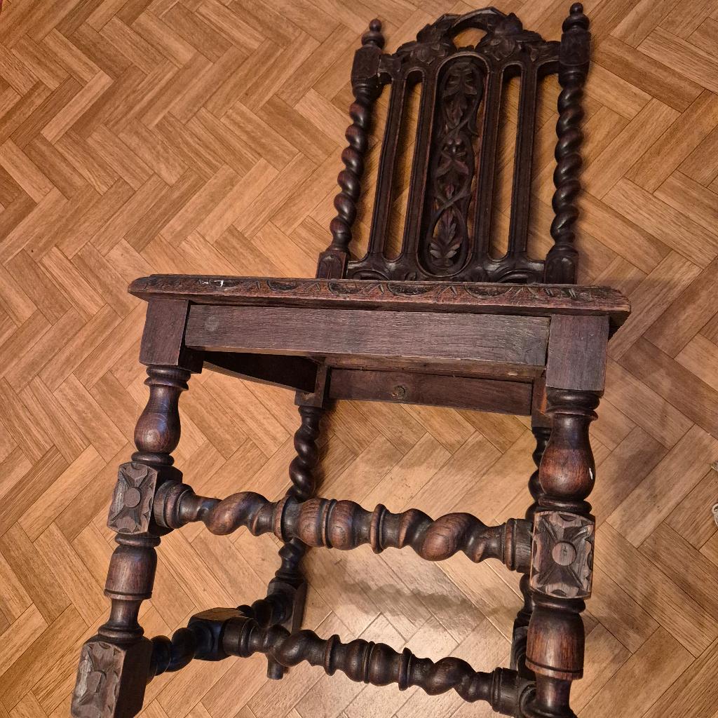Antieke decoratieve stoel, Enlèvement