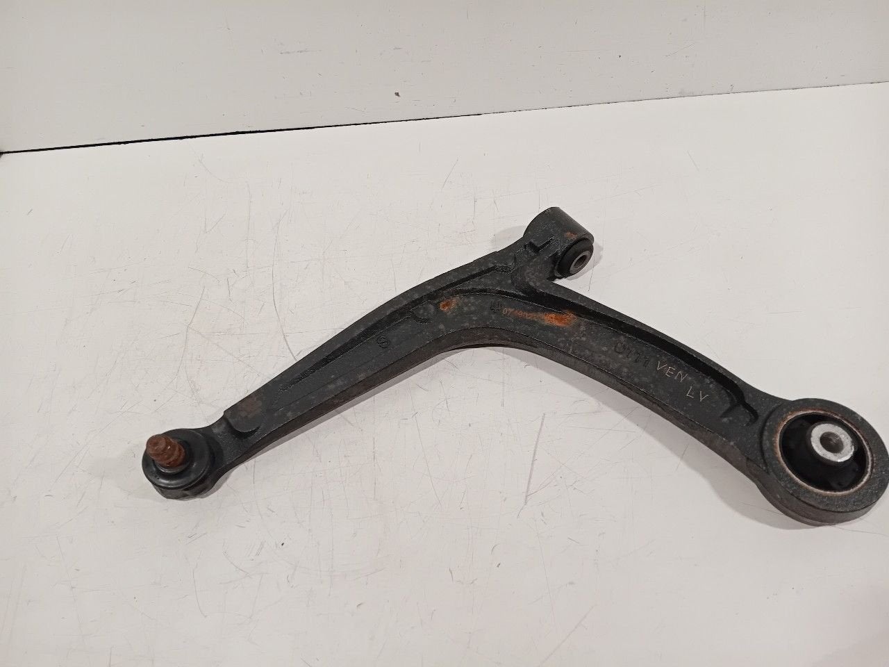 Draagarm links voor Fiat 500, Van der Ven Autorecycling B.V., Gebruikt, Ettenseweg 76, 4706 PB Roosendaal, The Netherlands, Herkomst onderdeel bekend