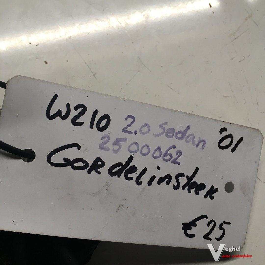 Mercedes W210 2001  sedan   2500062  Gordel insteek achter m, Auto-onderdelen, Gebruikt, -, -, Ophalen of Verzenden