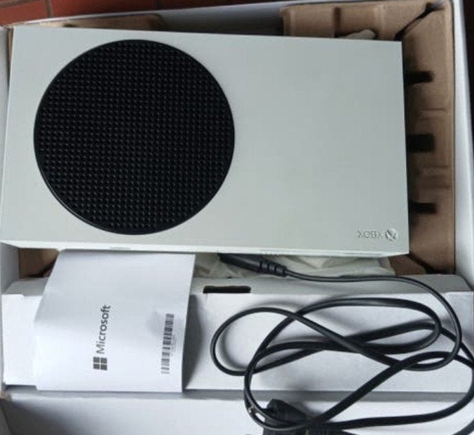 Xbox Series S 512 gb met 2 controllers, Games en Spelcomputers, Games | Xbox Series X en S, Ophalen