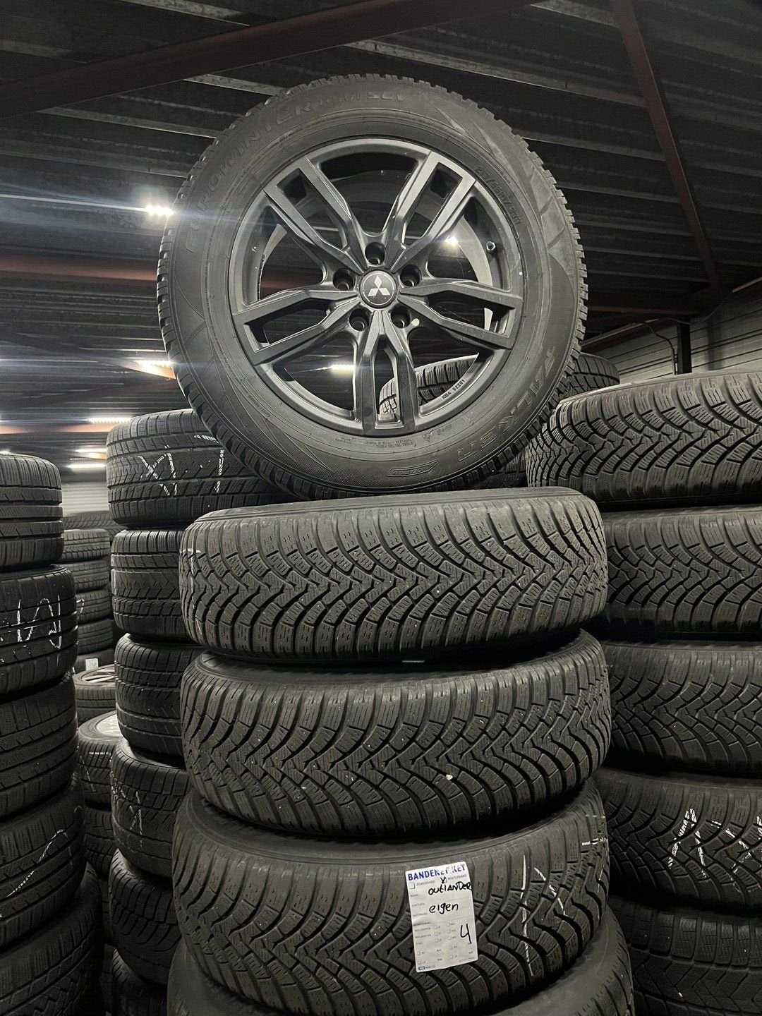 Originele winterset Mitsubishi Outlander, Ophalen, -, -, Banden en Velgen
