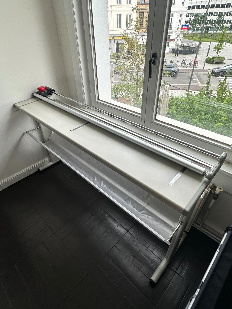 Neolt TRIM 150 – Papiersnijmachine met onderstel, Ophalen, Gebruikt