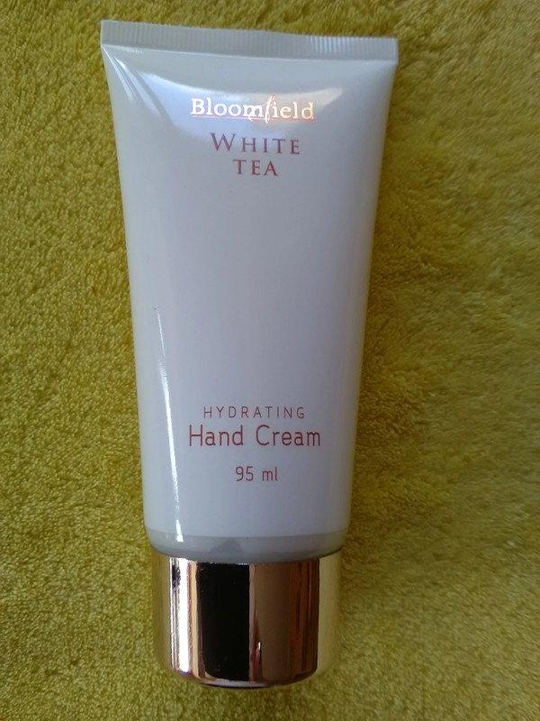 Hydraterende handcrème Bloomfield White tea 95ml NIEUW, Ophalen of Verzenden, Nieuw, Bodylotion, Crème of Olie