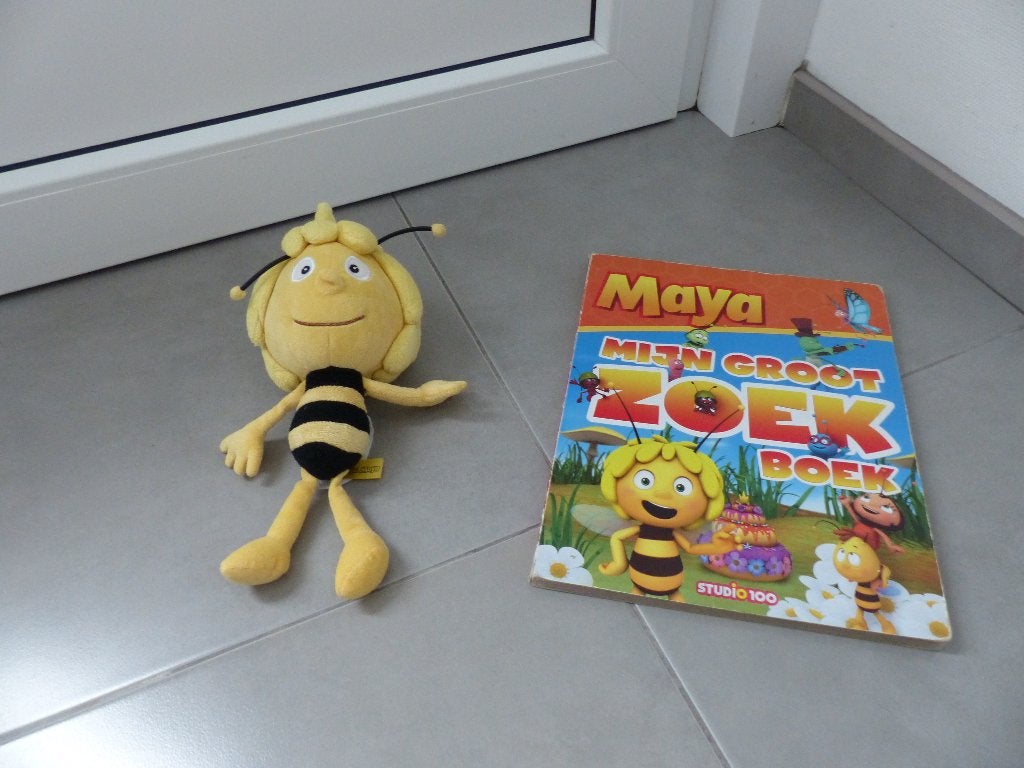 Pakketje Maya de Bij - boek + knuffel, Ophalen of Verzenden, Zo goed als nieuw
