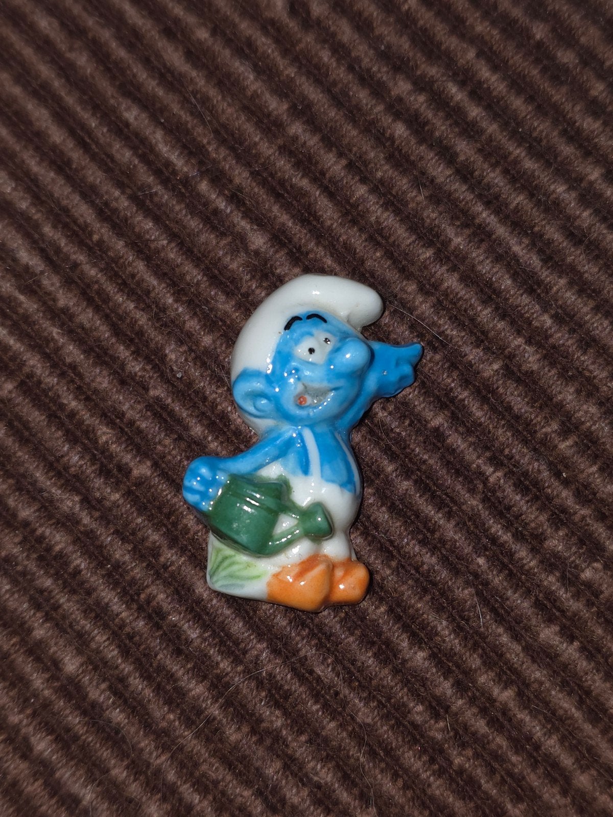 Fève plate Schtroumpf Paysan, Verzamelen, Smurfen, Verzenden, Zo goed als nieuw, Boerensmurf, Poppetje, Figuurtje of Knuffel