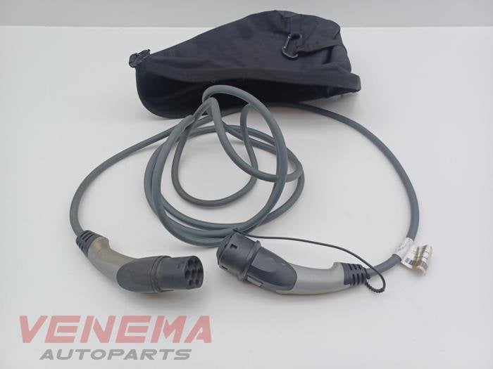 Câble de recharge hybride d'un BMW 3-Serie, -, 3 mois de garantie, Utilisé, -