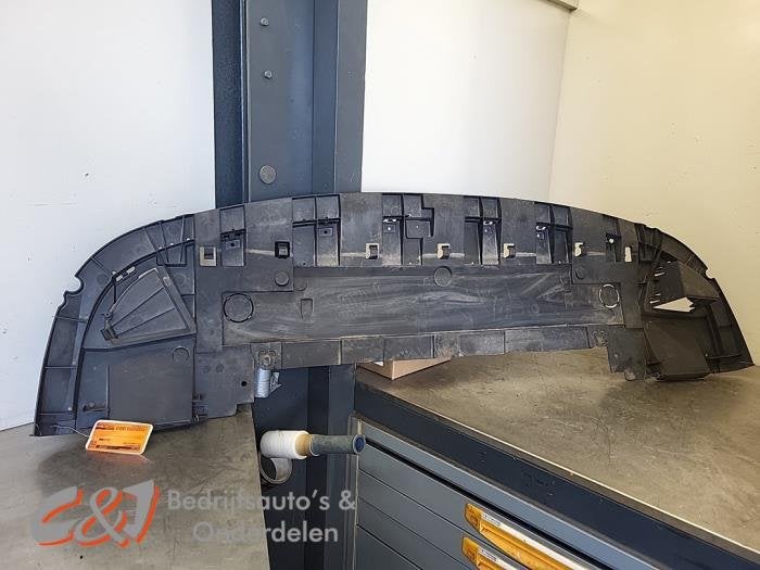 Bumper onderplaat van een Opel Vivaro, Gebruikt, -, -, Opel