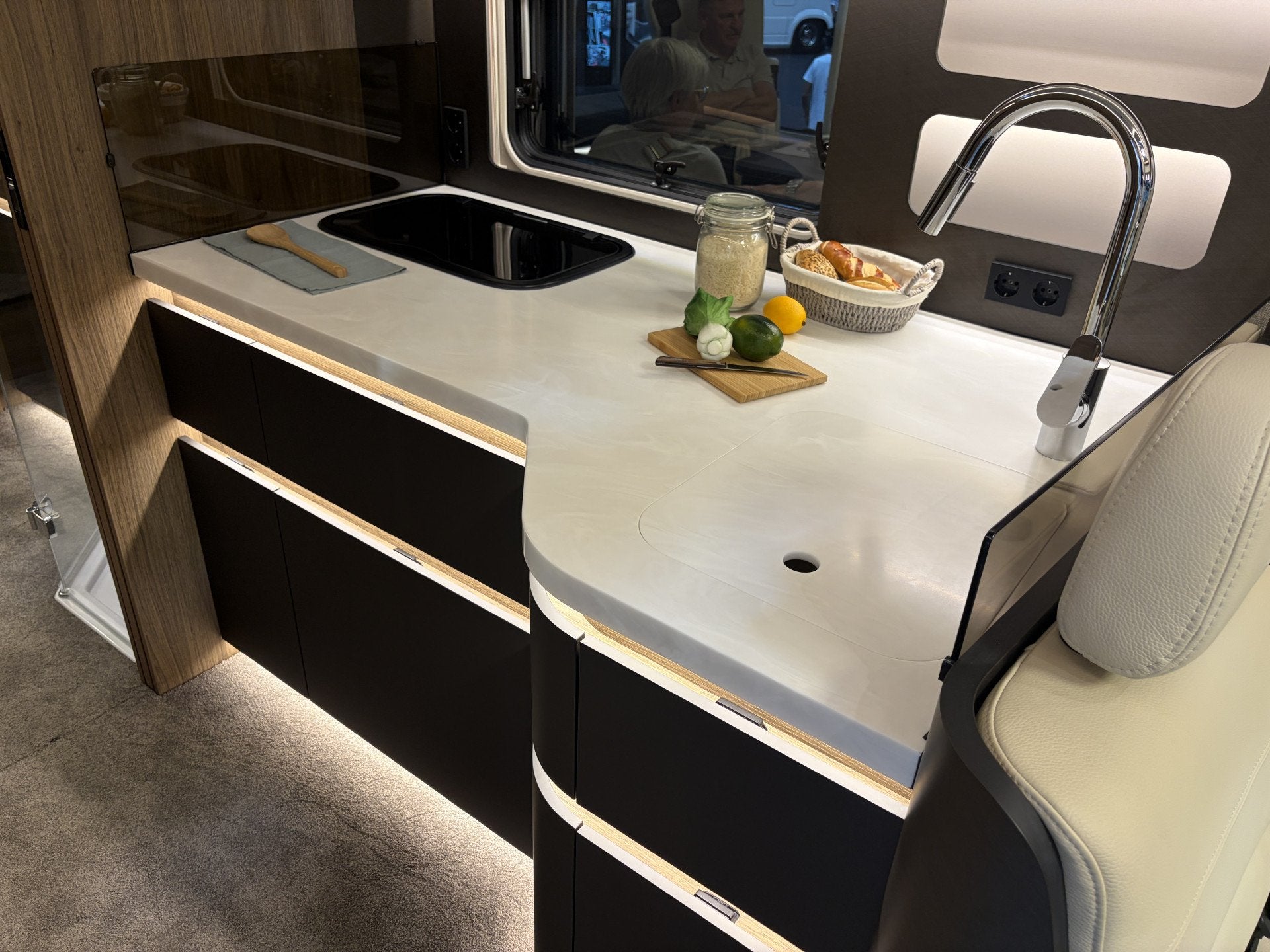 Morelo PALACE 88 LB Nieuw Interieur!, 8 à 9 mètres, Diesel, Automatique, Mark@niesmannbischoff.nl