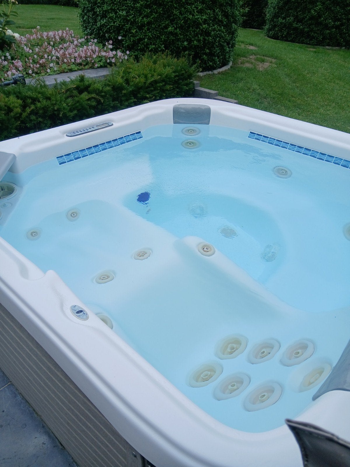 Gratis One dimension spa, Jardin & Terrasse, Bains à remous et Spas, Enlèvement, Pompe