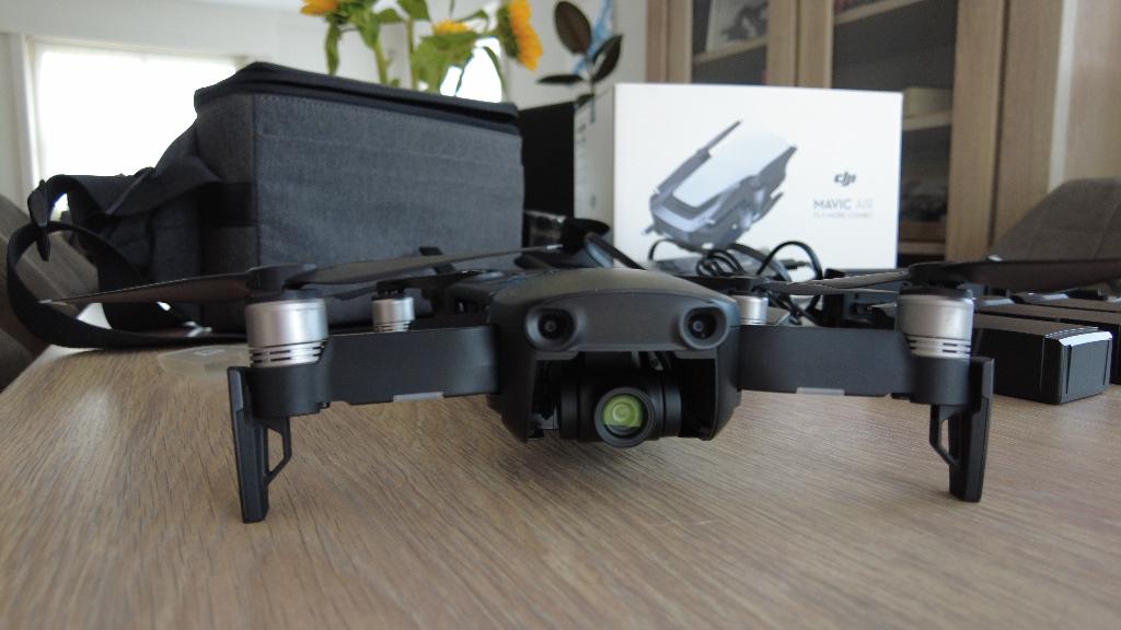 DJI drone Mavic Air, TV, Hi-fi & Vidéo, Drones, Comme neuf, Drone avec caméra, Qualité standard, DJI, 250 à 900 g, 15 à 30 minutes