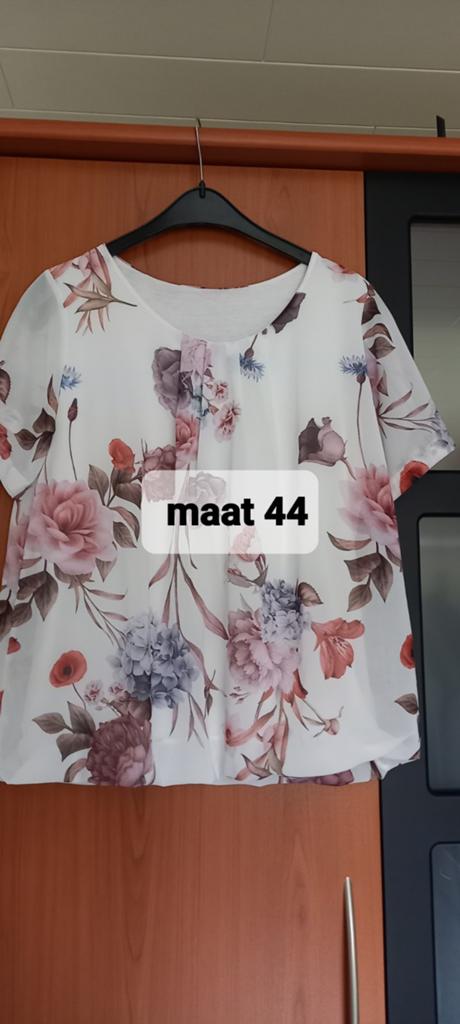 Prachtige bloesjes. Maat 44, Ophalen of Verzenden