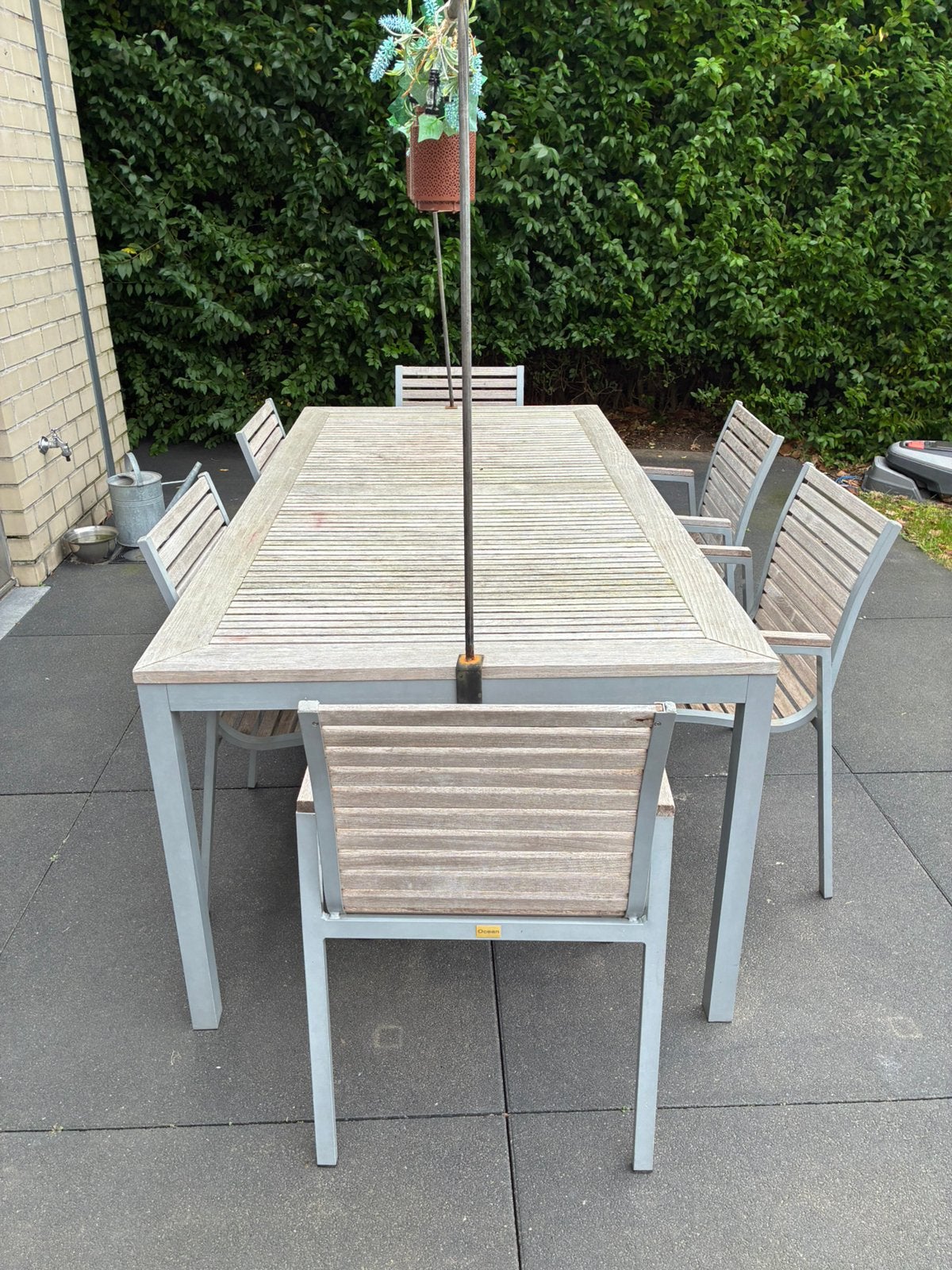 Bel ensemble de jardin composé de 6 chaises et d'une table, Table à dinner, Salons de jardin, Aluminium, Enlèvement