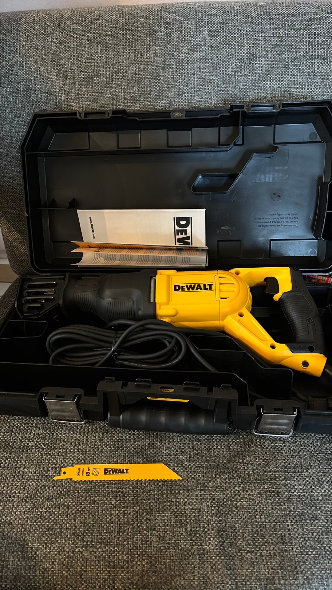SCIE ALTERNATIVE Dewalt DWE305PK, Bricolage & Construction, Enlèvement, Neuf, Autres types