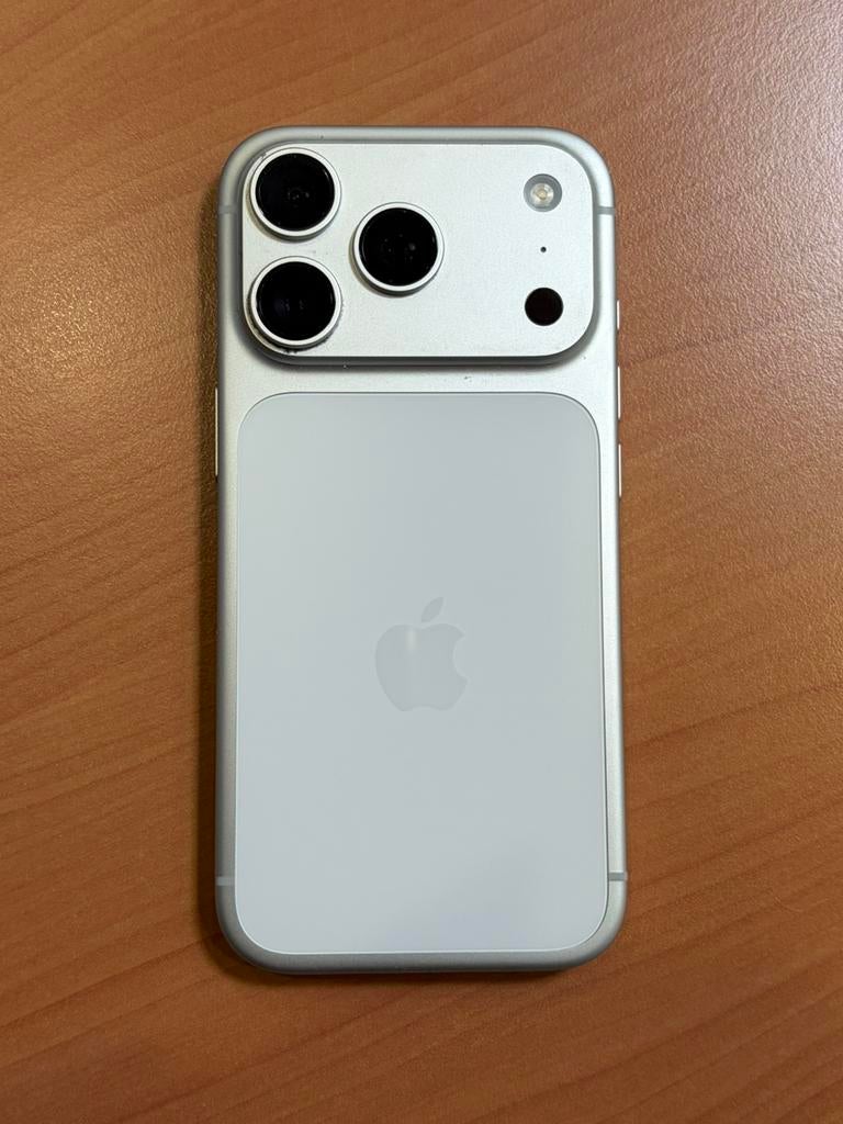 Iphone 17 pro - 256GB - zilver, Télécoms, Téléphonie mobile | Housses, Coques & Façades | Apple iPhone, Enlèvement, Comme neuf