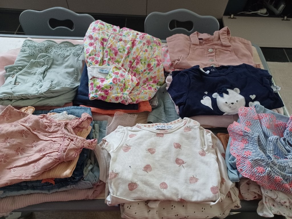 Pakket meisjeskledij zomer (33 tenuetjes) - maat 80, Kinderen en Baby's, Babykleding | Maat 80, Ophalen, Gebruikt, Meisje, Overige typen