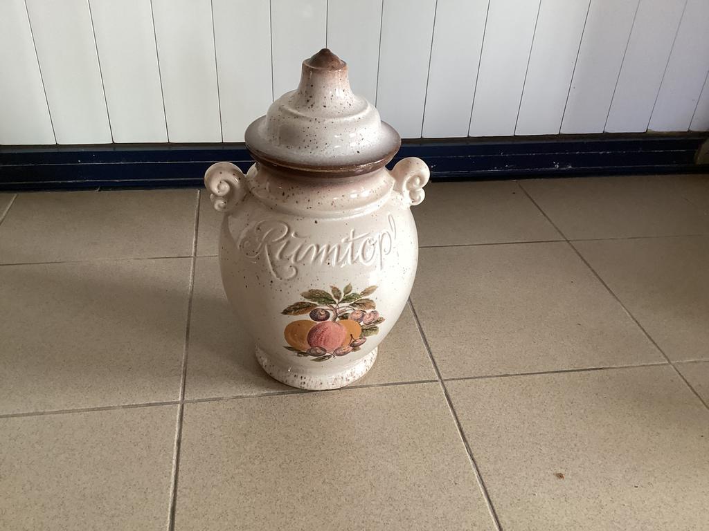 Rumtopf vaas met deksel., Enlèvement