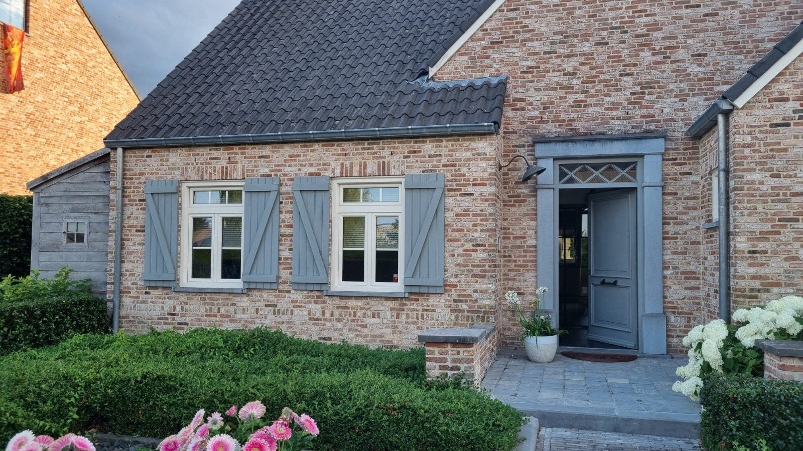 Eiken raam luiken, Ophalen