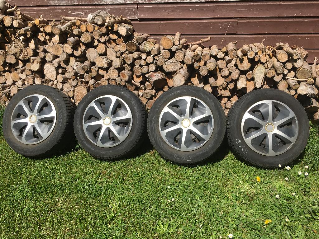 Roues pneus hiver Dacia / Renault, Pneus et Jantes, Pneus hiver, 16 pouces, Véhicule de tourisme