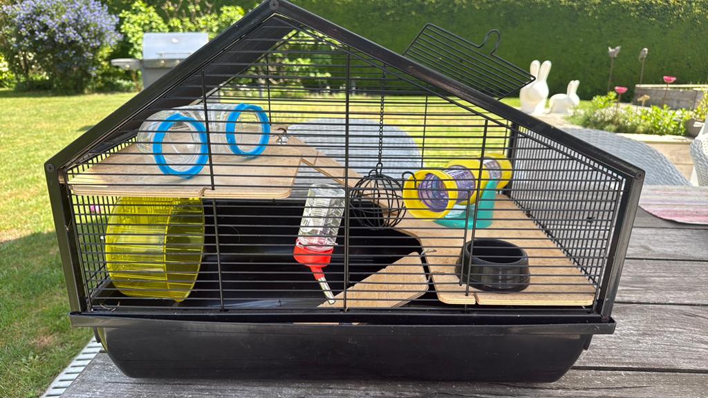 Hamsterhuisje met accesoires, Ophalen, Zo goed als nieuw