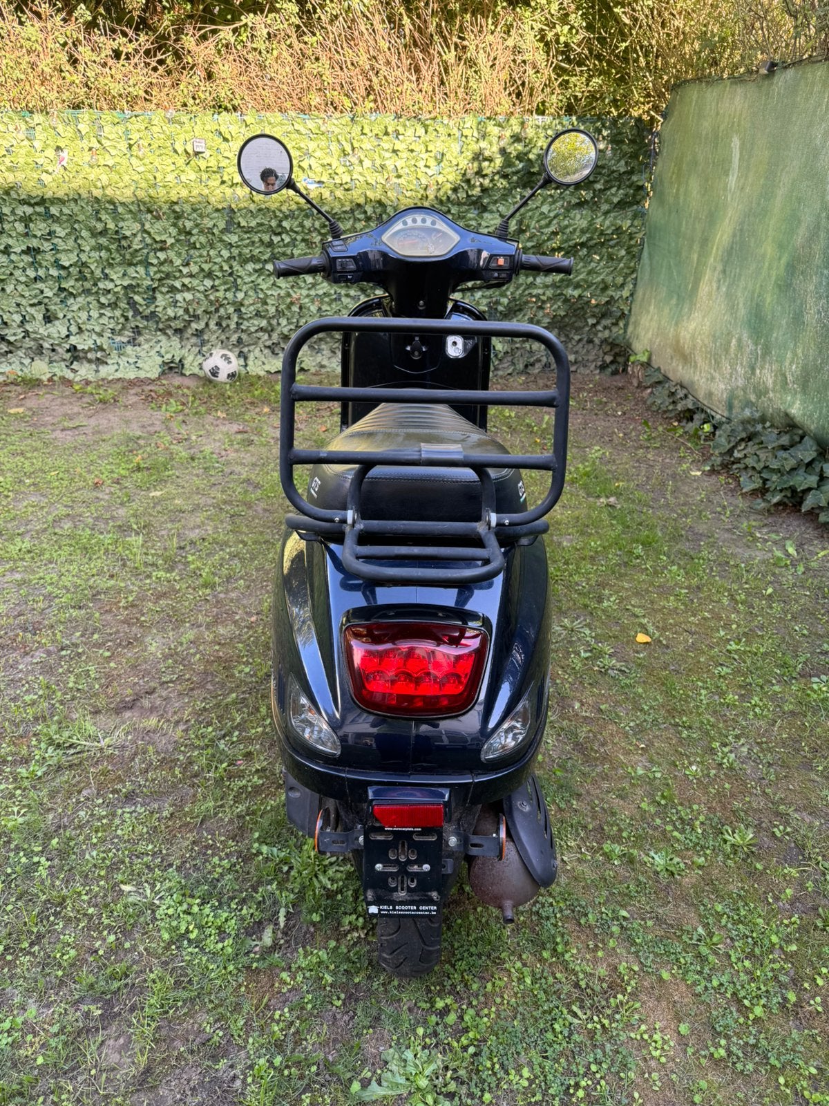 GTS Toscana  A 50cc – Midnight Blue – Slechts 3.802 km, Fietsen en Brommers, Ophalen, Zo goed als nieuw