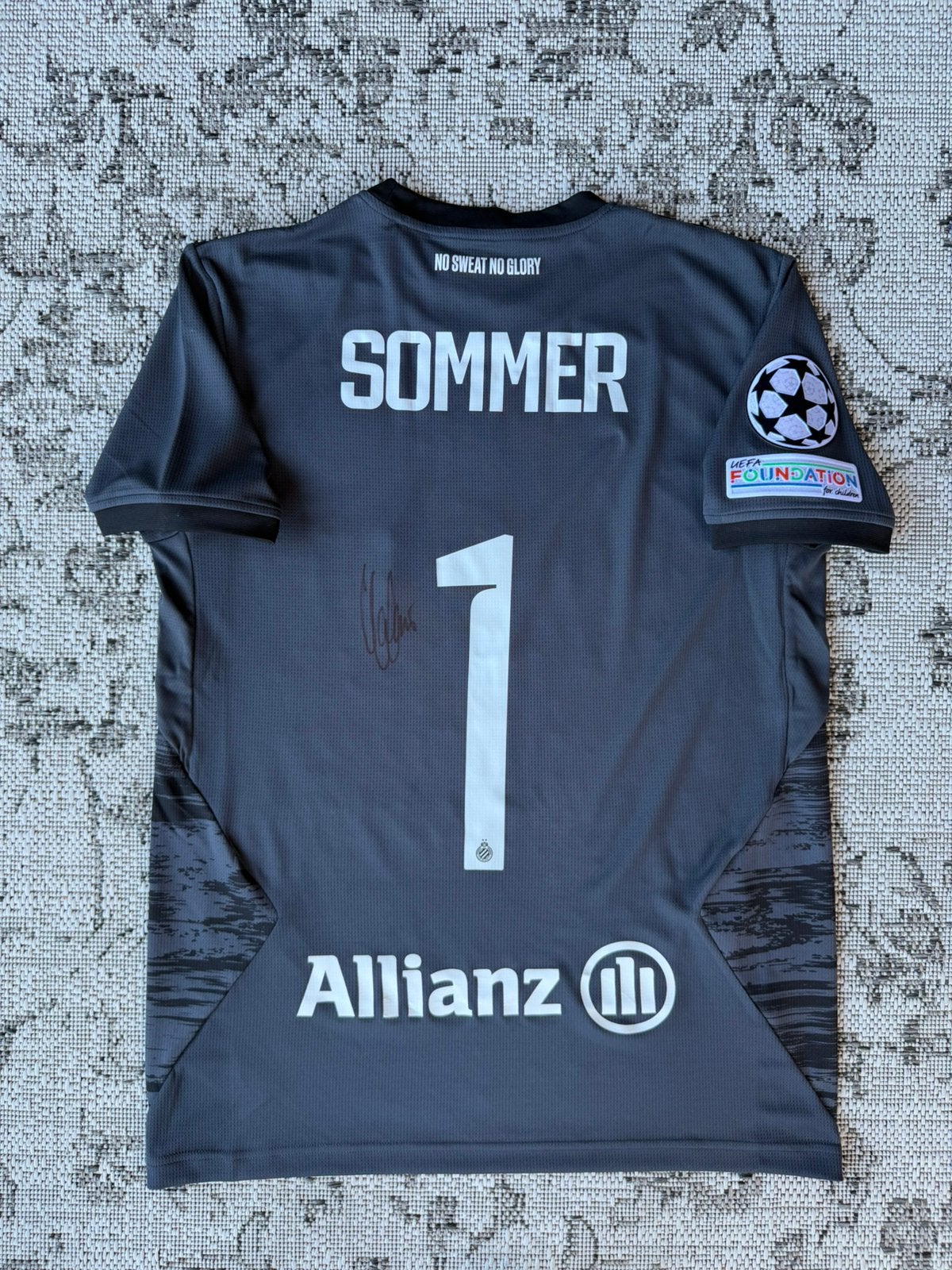 Gesigneerd shirt - Yann Sommer, Verzenden, Zo goed als nieuw, Maat 48/50 (M)