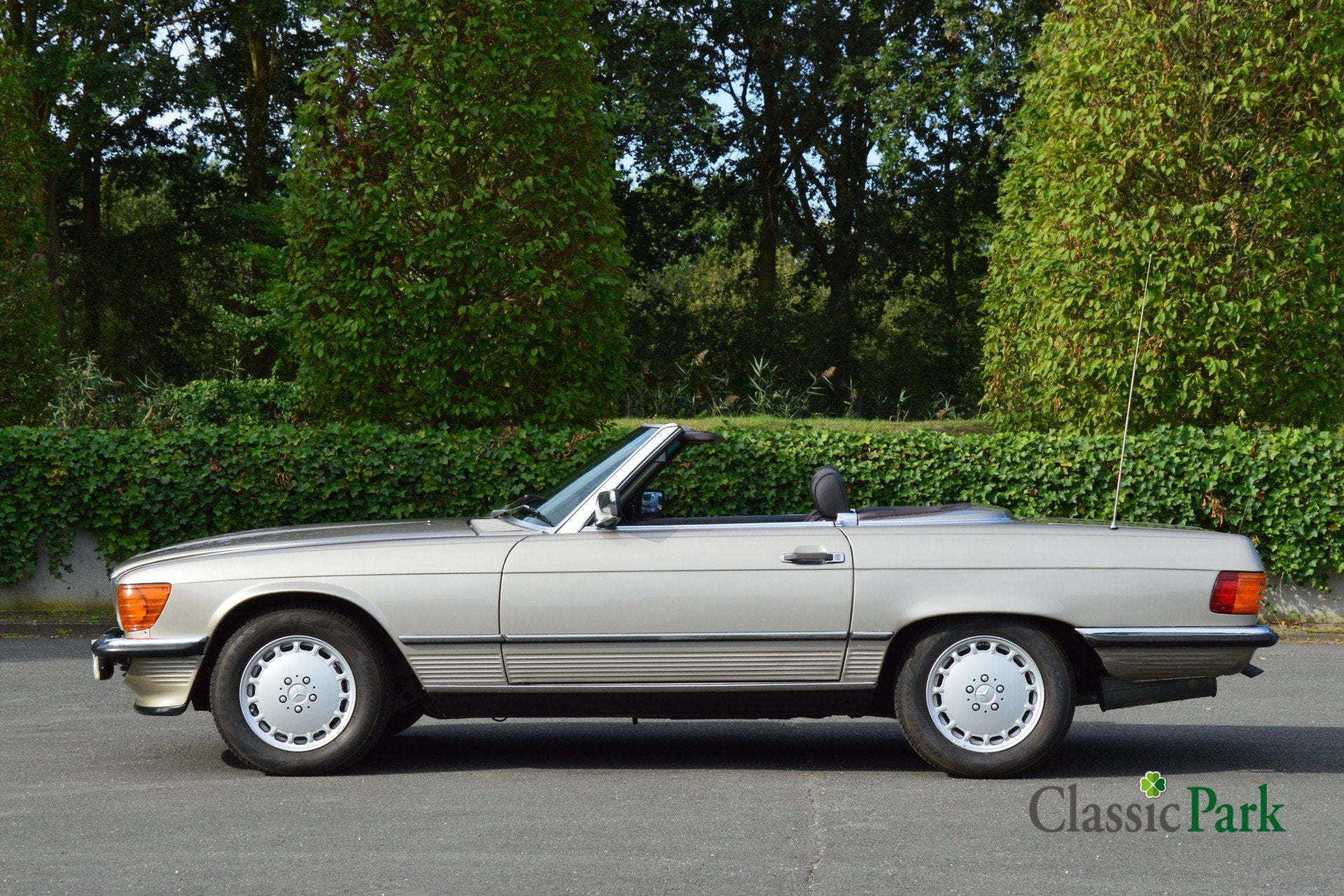 Mercedes-Benz 500-serie 560 SL (bj 1986, automaat), foto 2