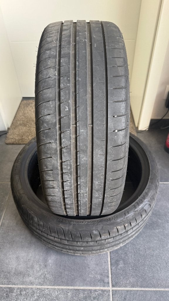 2 Pneus été Good Year Run Flat 205/40/18, Autos : Pièces & Accessoires, Pneus & Jantes, Véhicule de tourisme, Pneus été, 205 mm