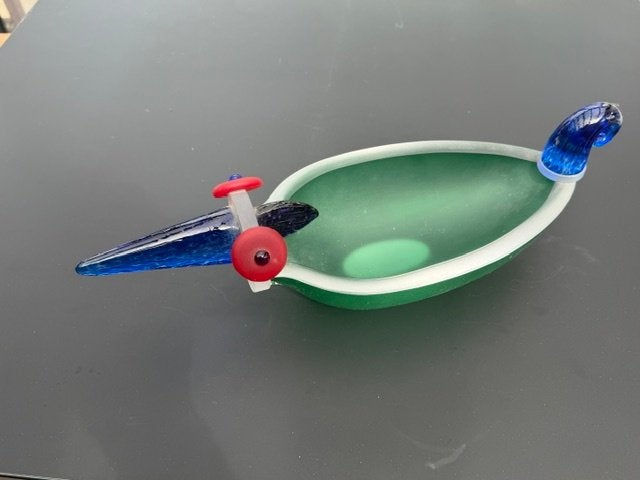 Glas kunstwerk blikvanger schaal groen nieuwstaat prijslijk, Schaal, Ophalen of Verzenden, Ovaal, Glas