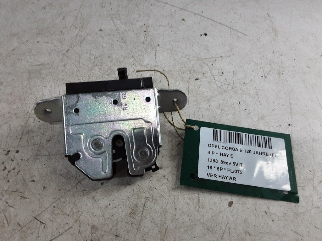 SERRURE COFFRE Opel Corsa E (01-2014/06-2019) (A102523), Autos : Pièces & Accessoires, Haillon arrière, Utilisé, Rue de l'Espoir 34 34
4030  GRIVEGNÉE, BE