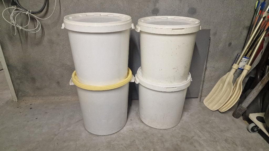 Ton Boetseerklei 30 kg (4 tonnen 30 kg elk beschikbaar), Hobby en Vrije tijd, Ophalen, Gebruikt, Deelbaar, Overige thema's