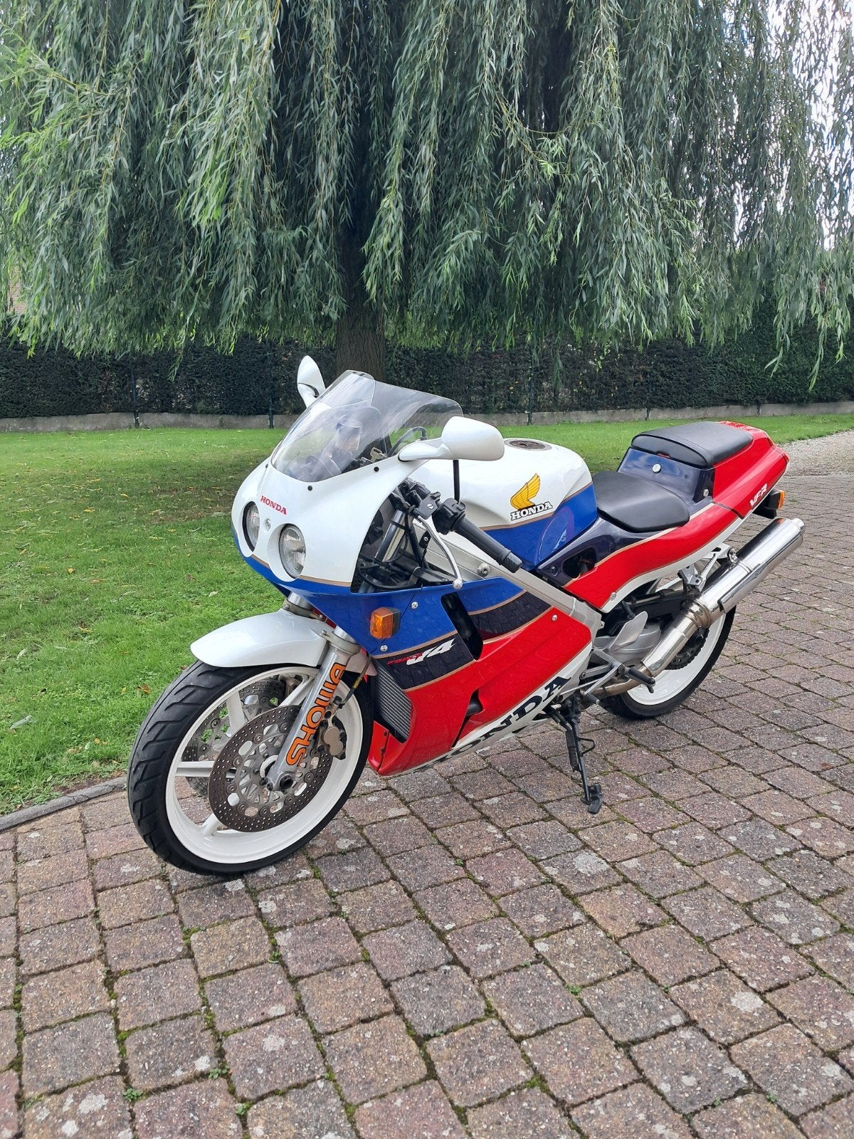 vfr 400 nc 30, Particulier