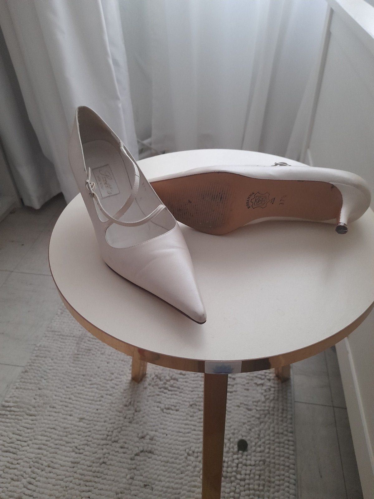Schoen p.37,5 100% leer in zeer goede staat, Kleding | Dames, Hoeden en Petten, Ophalen