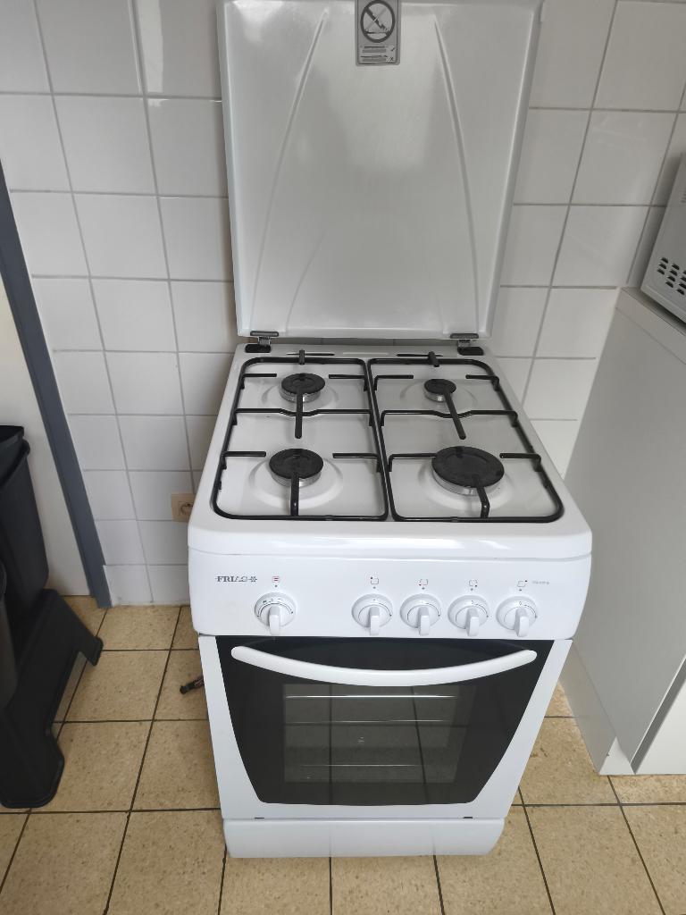 Gasfornuis met oven, Elektronische apparatuur, Ophalen, 4 kookzones, Zo goed als nieuw, Gas