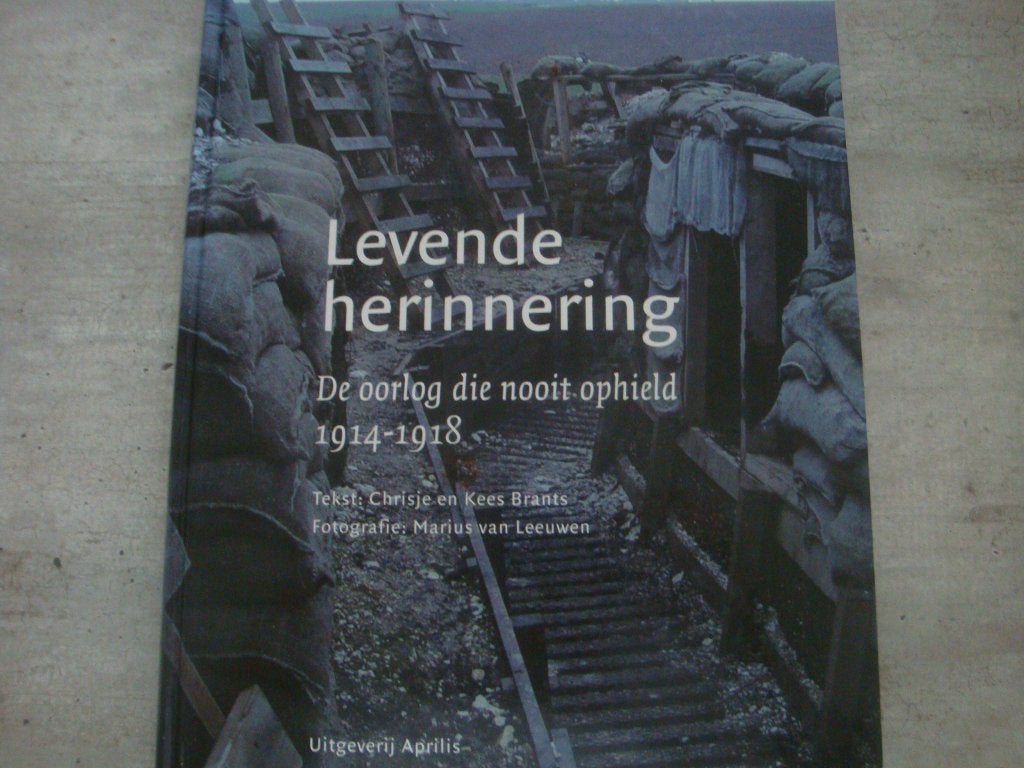 LEVENDE HERINNERING- DE OORLOG DIE NOOIT OPHIELD 1914-1918, Enlèvement ou Envoi, Utilisé