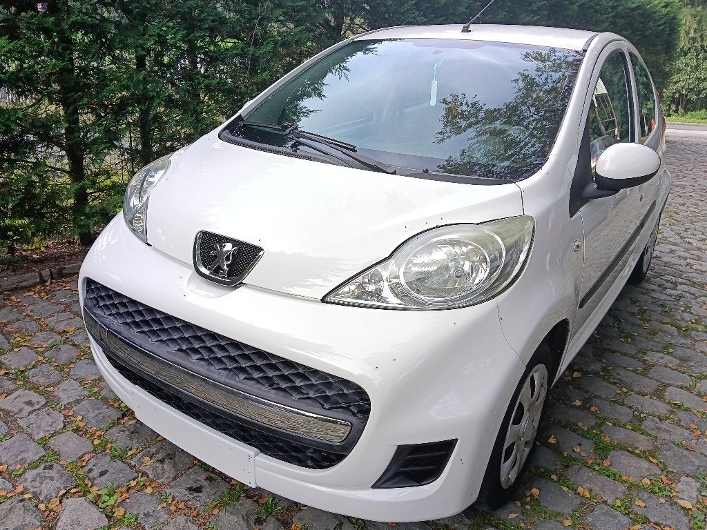 Peugeot 107 benzine 998cc kW 50 km 100000, Auto's, Stof, 50 kW, Zwart, 103 g/km