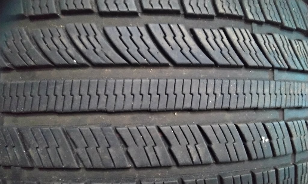 2 Banden all season 225 40 18 bijna nieuw 2 voor 90 geplaats, Auto-onderdelen, Banden en Velgen, Ophalen, 18 inch, All Season