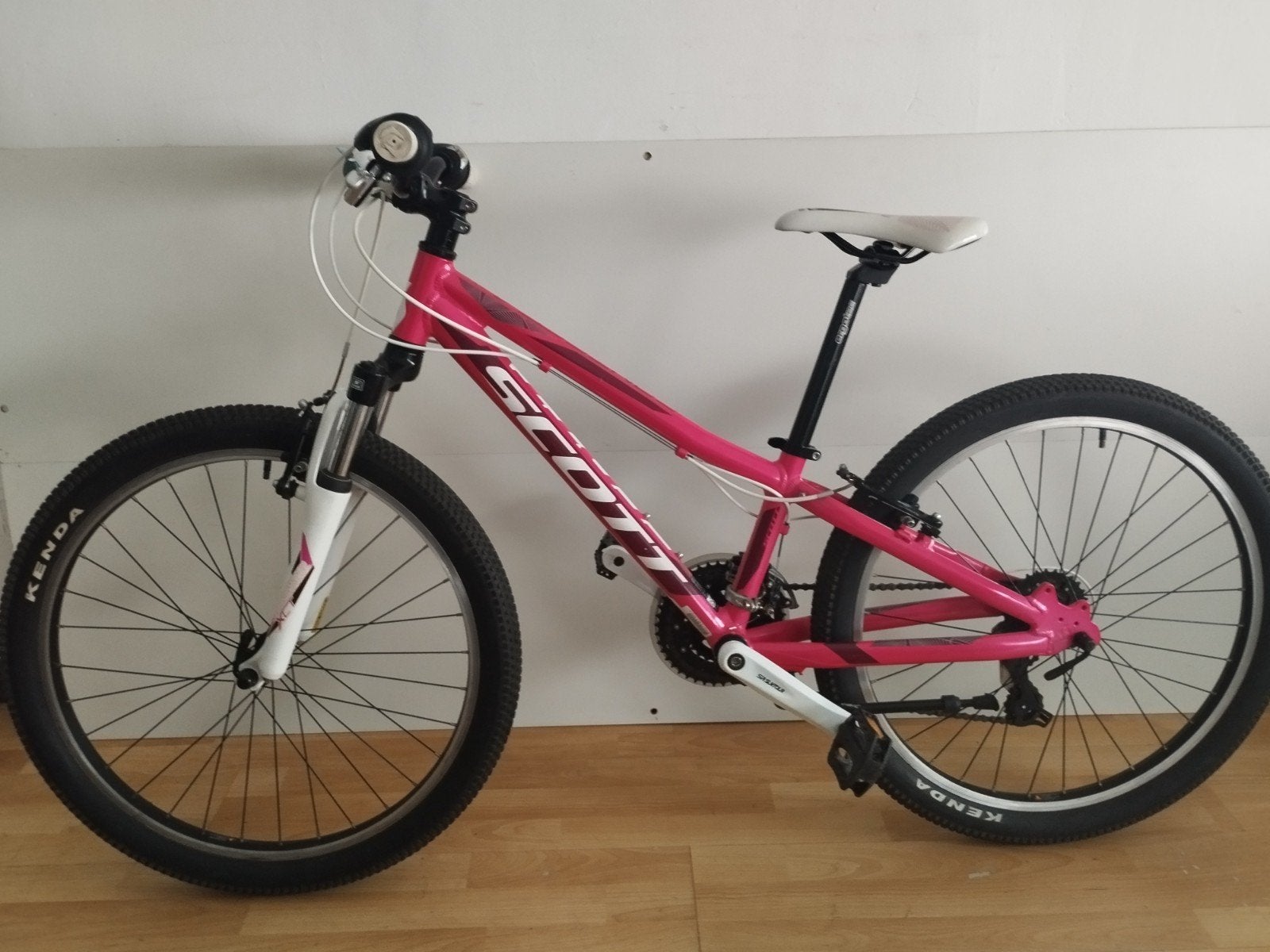 Scott Contessa 24 mountainbike in nikkelconditie., Fietsen en Brommers, Fietsen | Meisjes, 24 inch, Velgrem, Versnellingen, Zo goed als nieuw