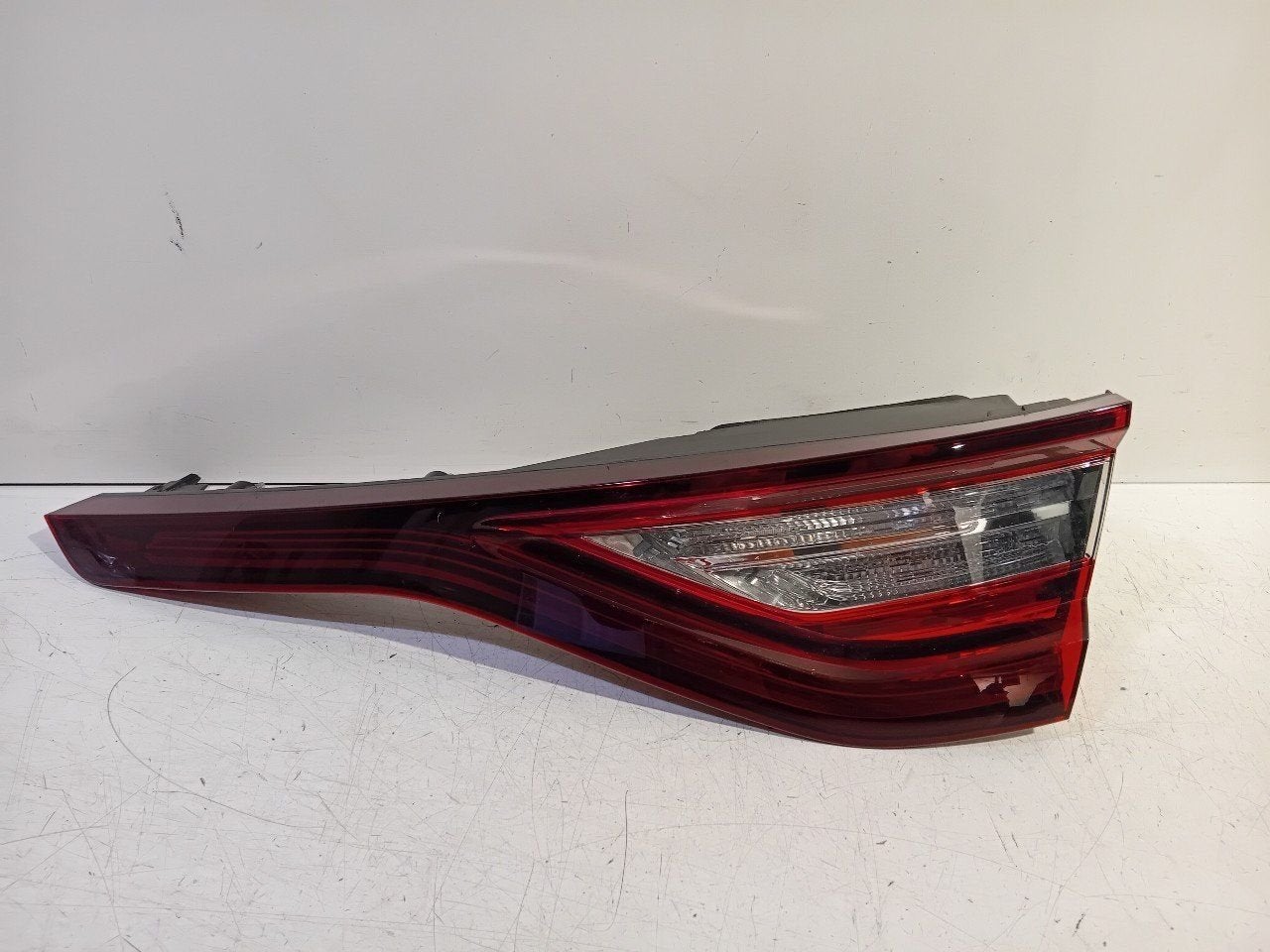 Achterlicht kofferdeksel achterklep rechts Renault Mégane, Auto-onderdelen, Onderdelen@venauto.nl, Van der Ven Autorecycling B.V.