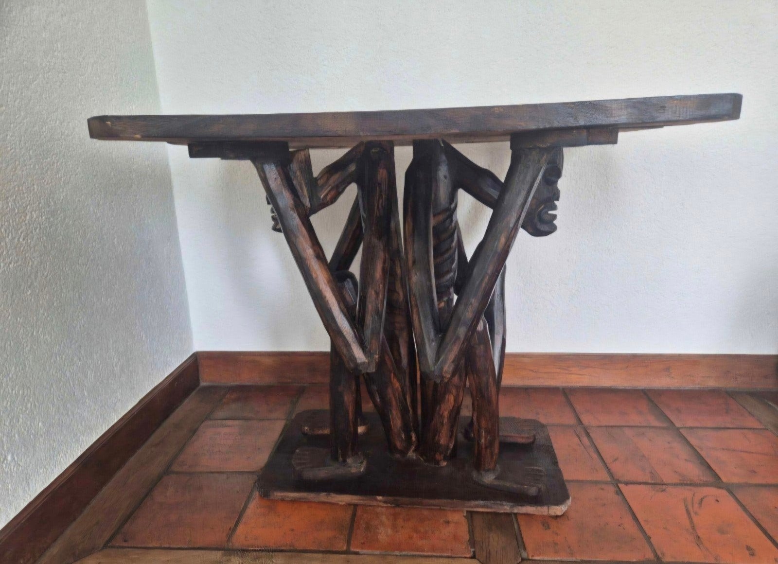 Decoratief tafeltje, Enlèvement