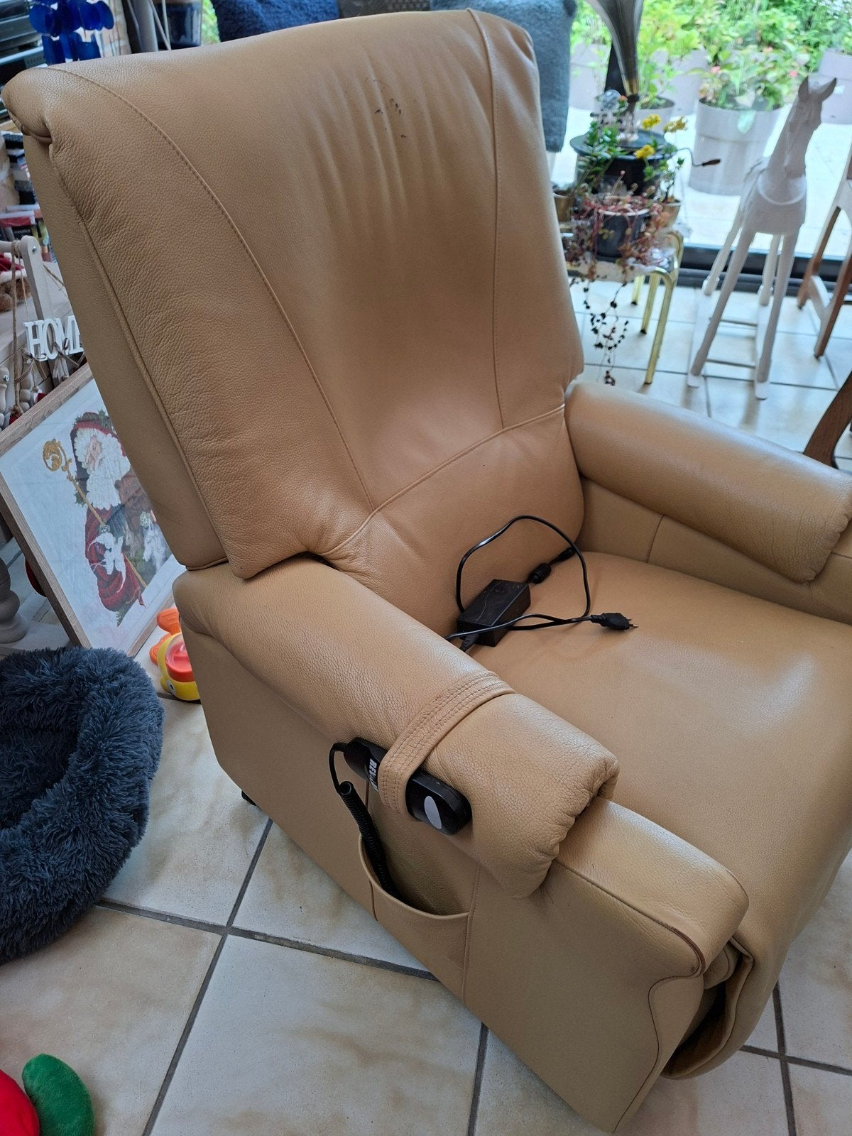 Relax électrique en cuir avec assistance à la position debou, Maison & Meubles, Enlèvement