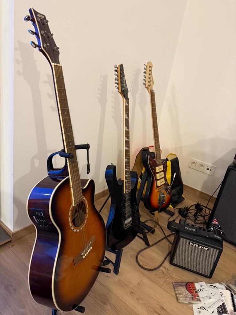 Set de guitare à vendre, Musique & Instruments, Instruments à corde | Guitares | Acoustiques, Comme neuf, Enlèvement