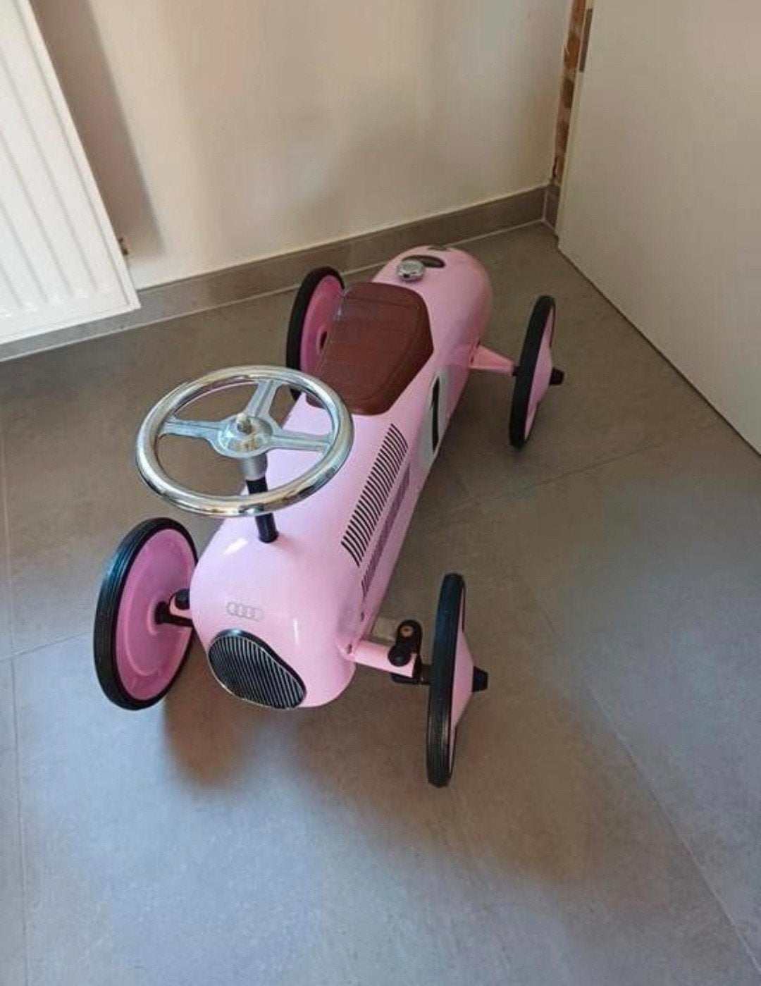 Audi Metalen Loopwagen roze, Ophalen