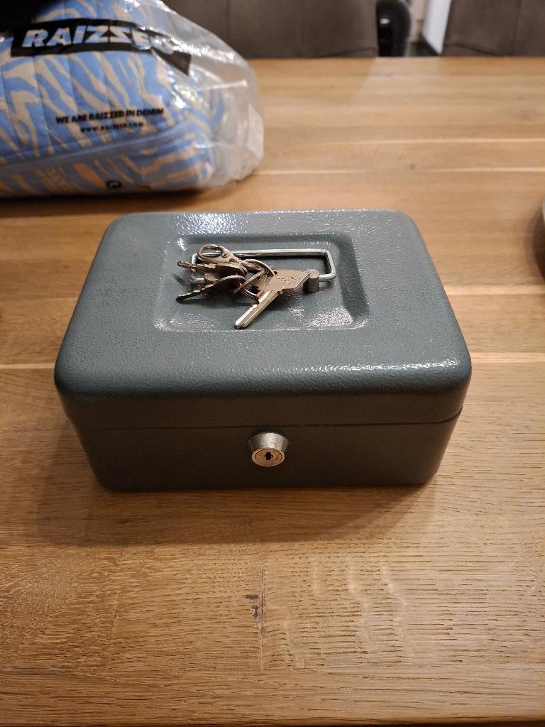 Geldkistje 2 stuks, Verzamelen, Spaarpotten, Ophalen