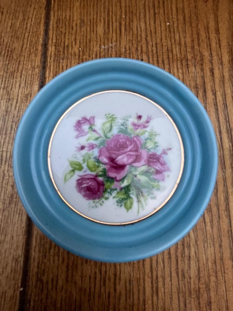 Mini Porseleinen Bordje – Blauwe Rand en Bloemmotief, Ophalen of Verzenden