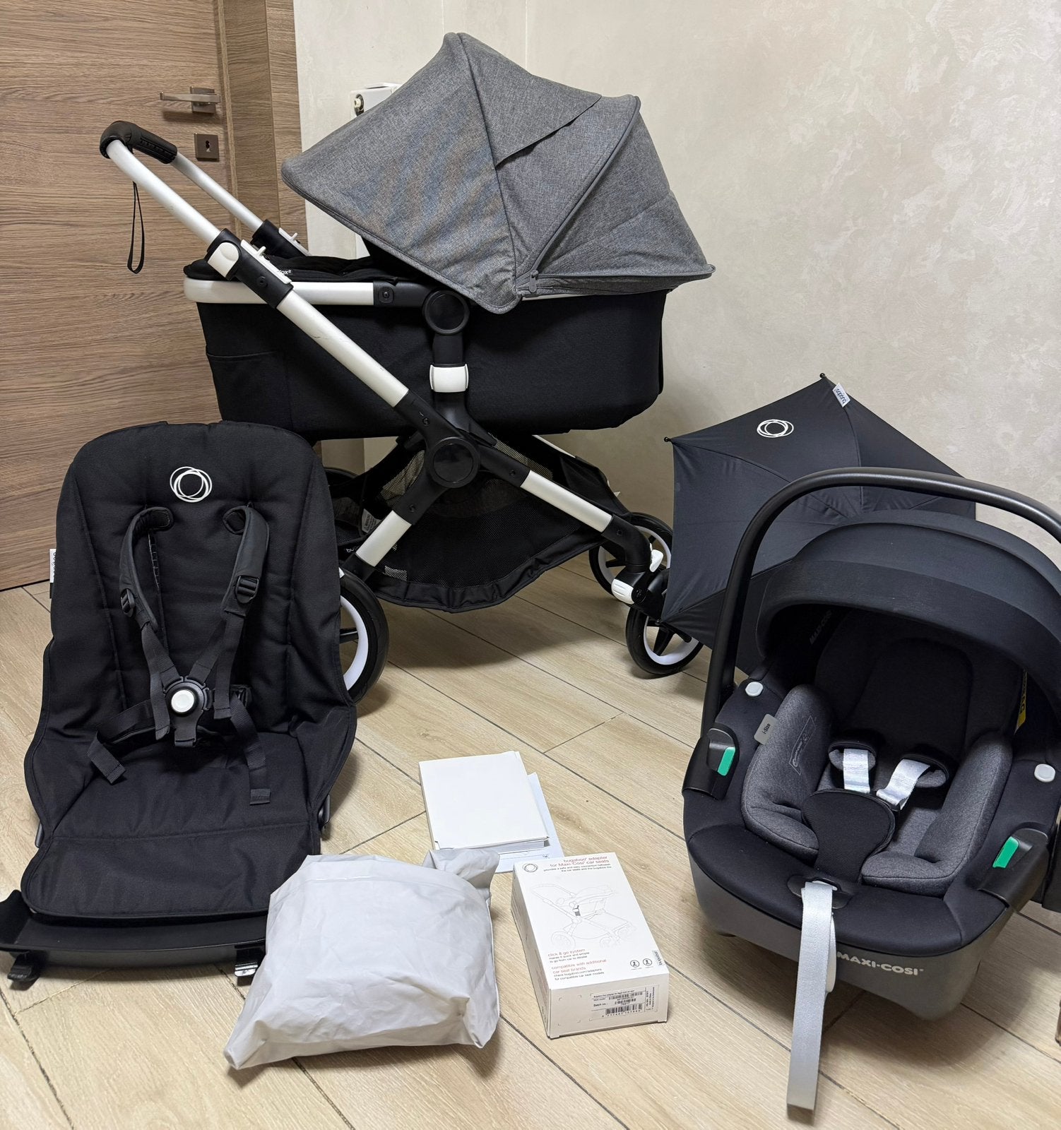 Bugaboo Fox2 kinderwagen Black/ Gray 3-in-1 Complete, Kinderen en Baby's, Zo goed als nieuw, W, Ophalen of Verzenden, Babaygeluk