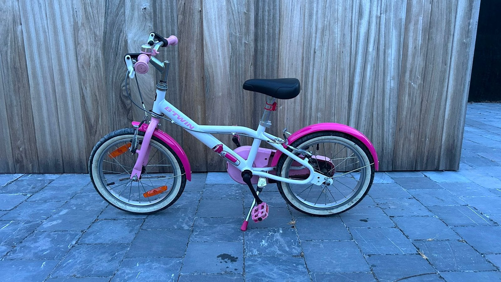 B.twin kinderfiets roze, Ophalen, Gebruikt, Velgrem, 16 tot 20 inch
