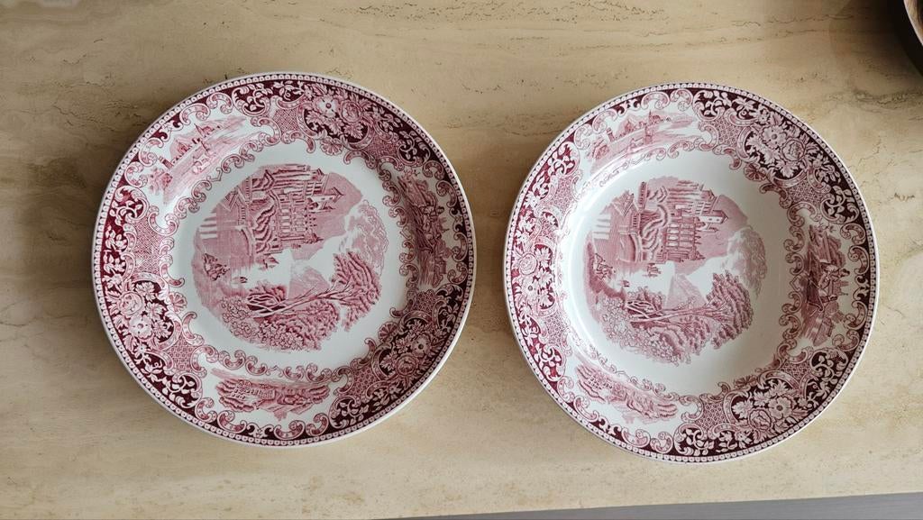 2 assiettes Peter Regout rose Castillo Maastricht, Antiquités & Art, Enlèvement